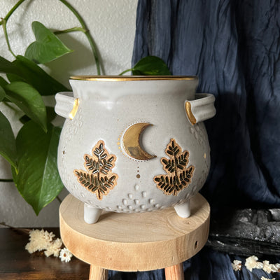 #016 Cauldron-White with ferns and gold Throw and grow ceramics