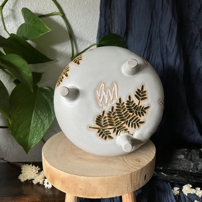 #017 Cauldron-*SECOND* White with ferns and gold Throw and grow ceramics
