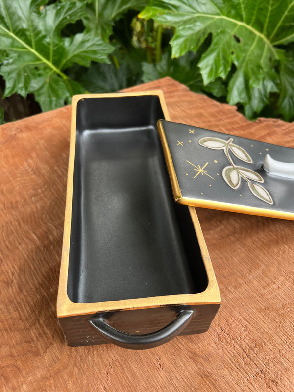 Hand Built Treasure Box-032 Throw and grow ceramics
