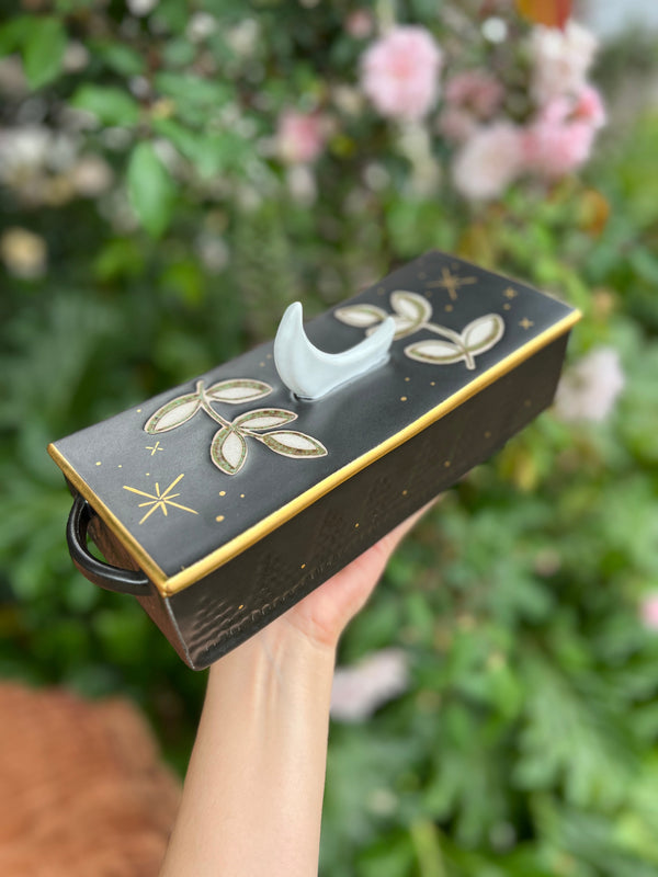 Hand Built Treasure Box-032 Throw and grow ceramics