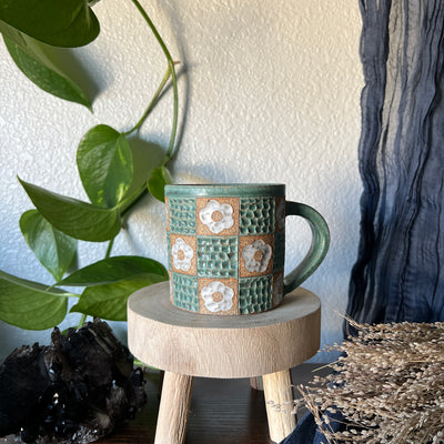 #029 Mug-Flower Checkers Throw and grow ceramics