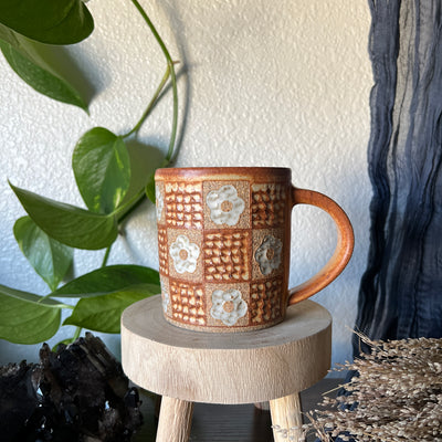 #030 Mug-Flower Checkers Throw and grow ceramics