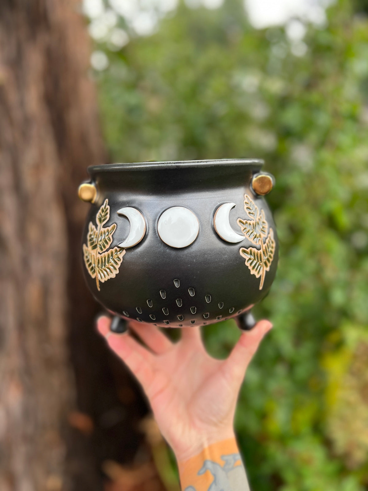 Three Moons Cauldron Throw and grow ceramics